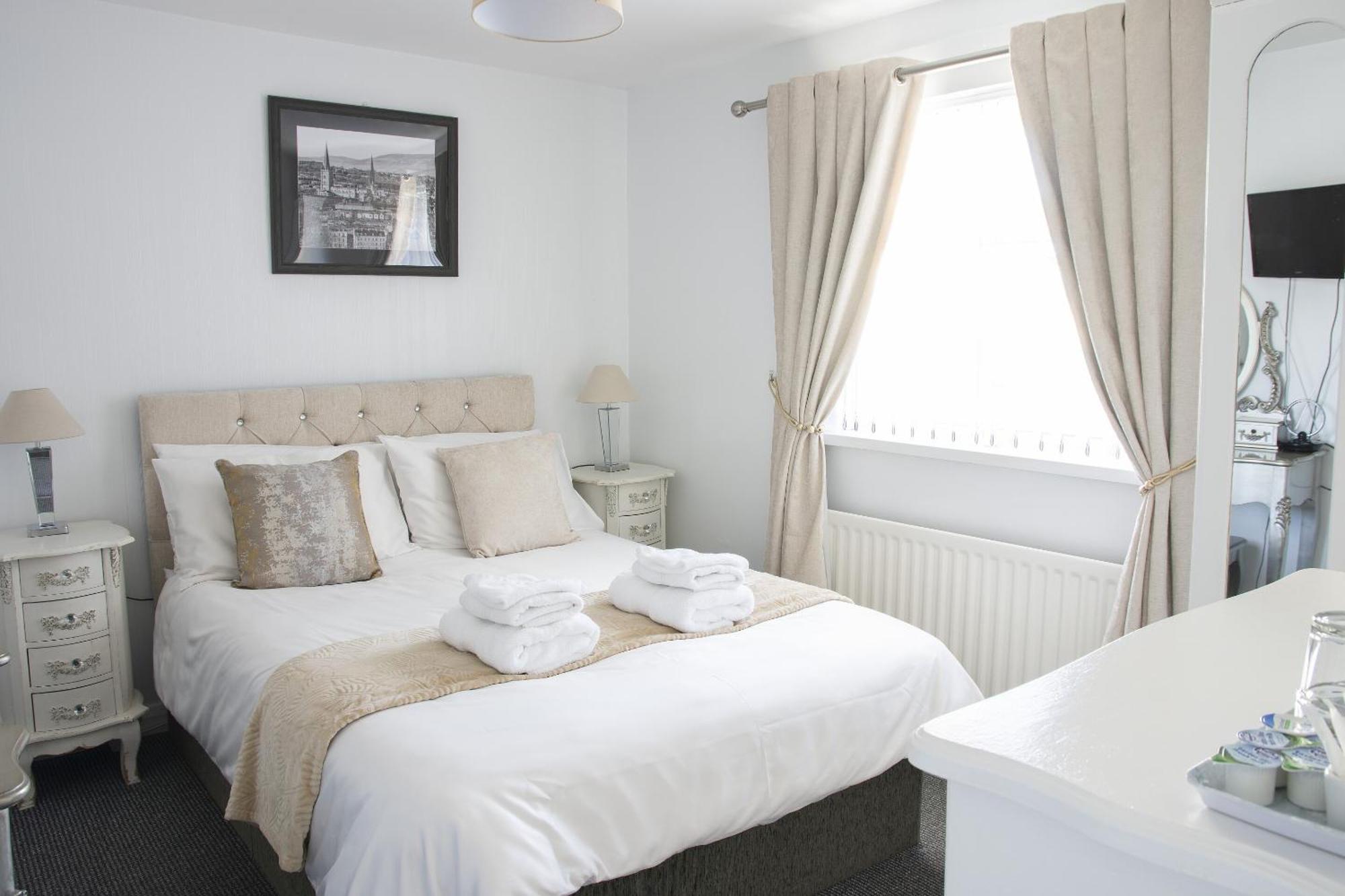 Bishop Gate Bnb Londonderry Exterior photo